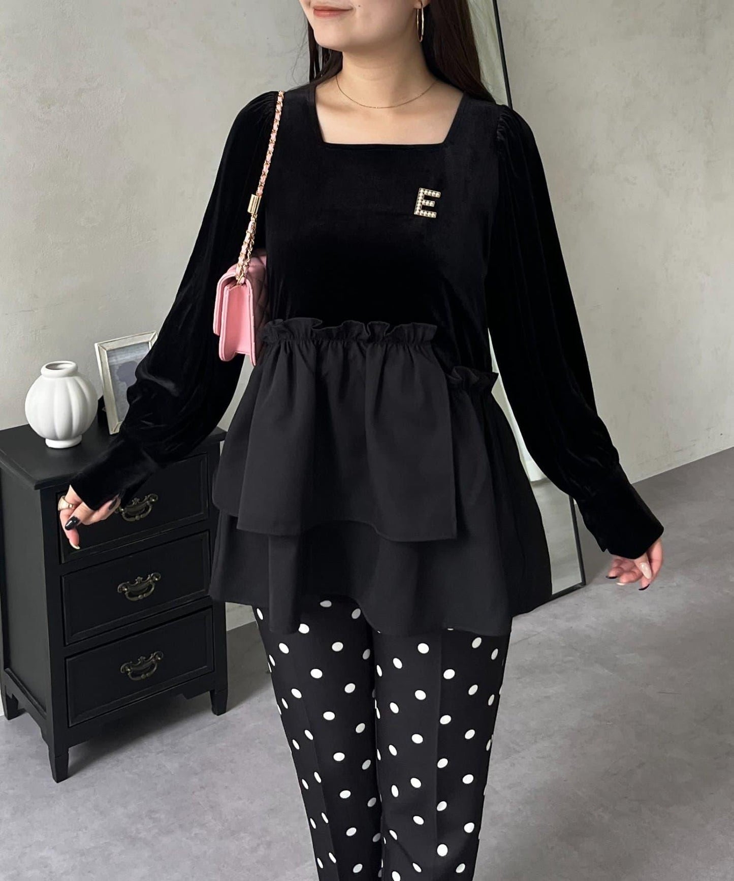 不對稱荷葉邊下襬天鵝絨短上衣