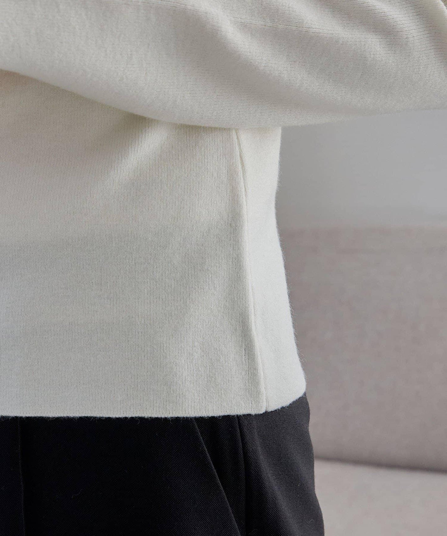 扣袢亨利領蓬鬆針織衫