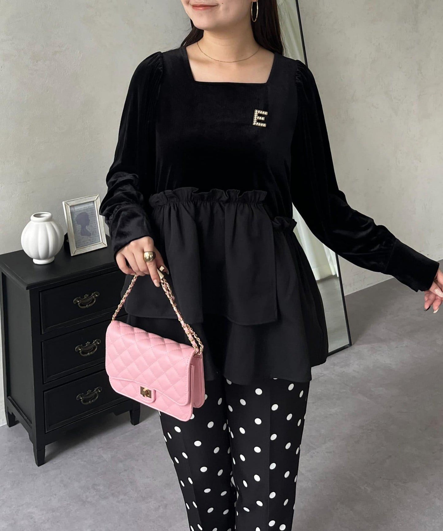 不對稱荷葉邊下襬天鵝絨短上衣