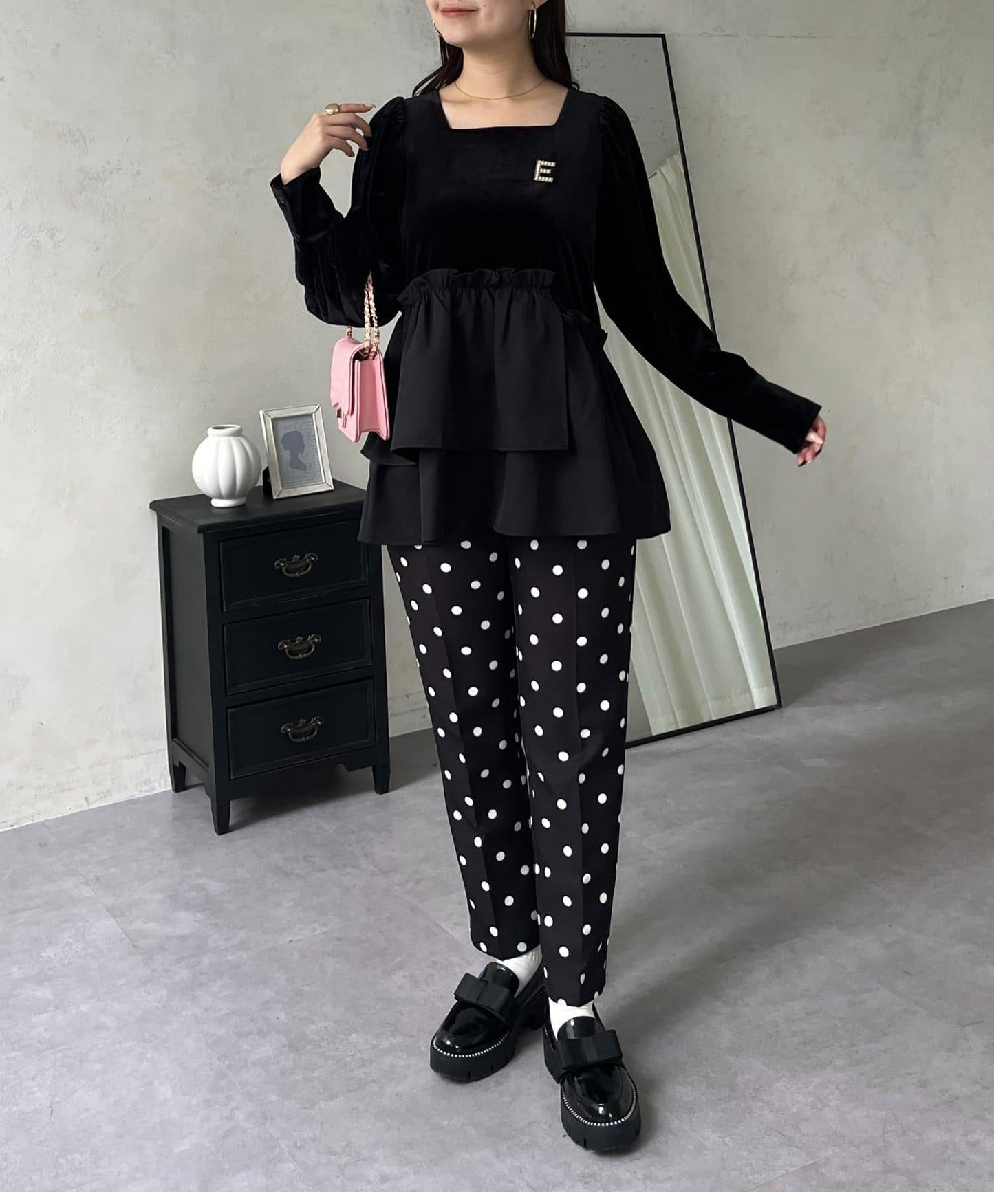 不對稱荷葉邊下襬天鵝絨短上衣