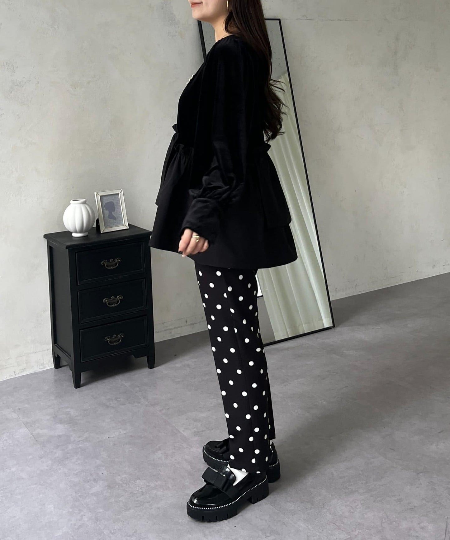 不對稱荷葉邊下襬天鵝絨短上衣