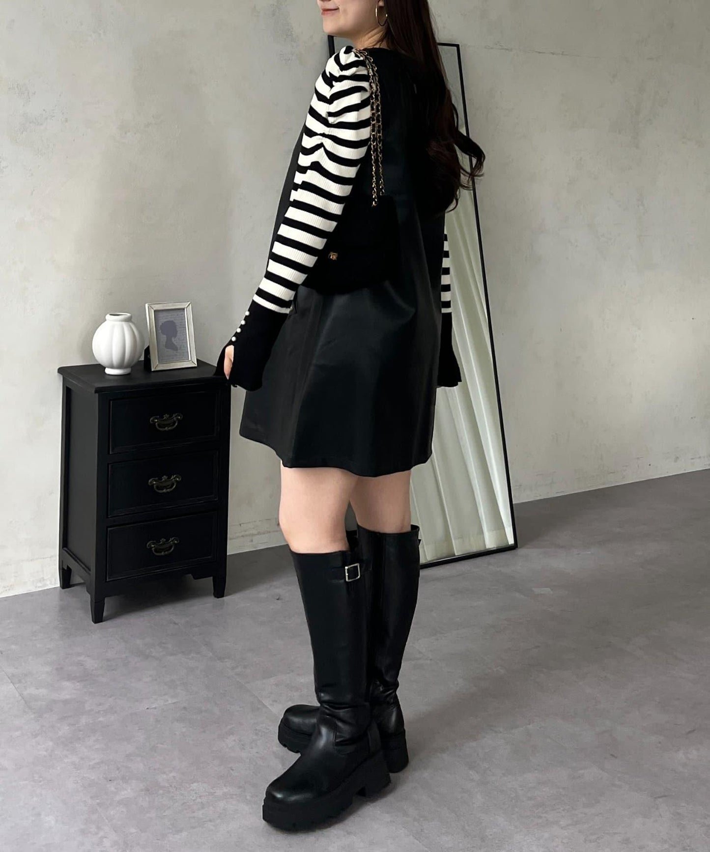 中長款仿皮馬甲