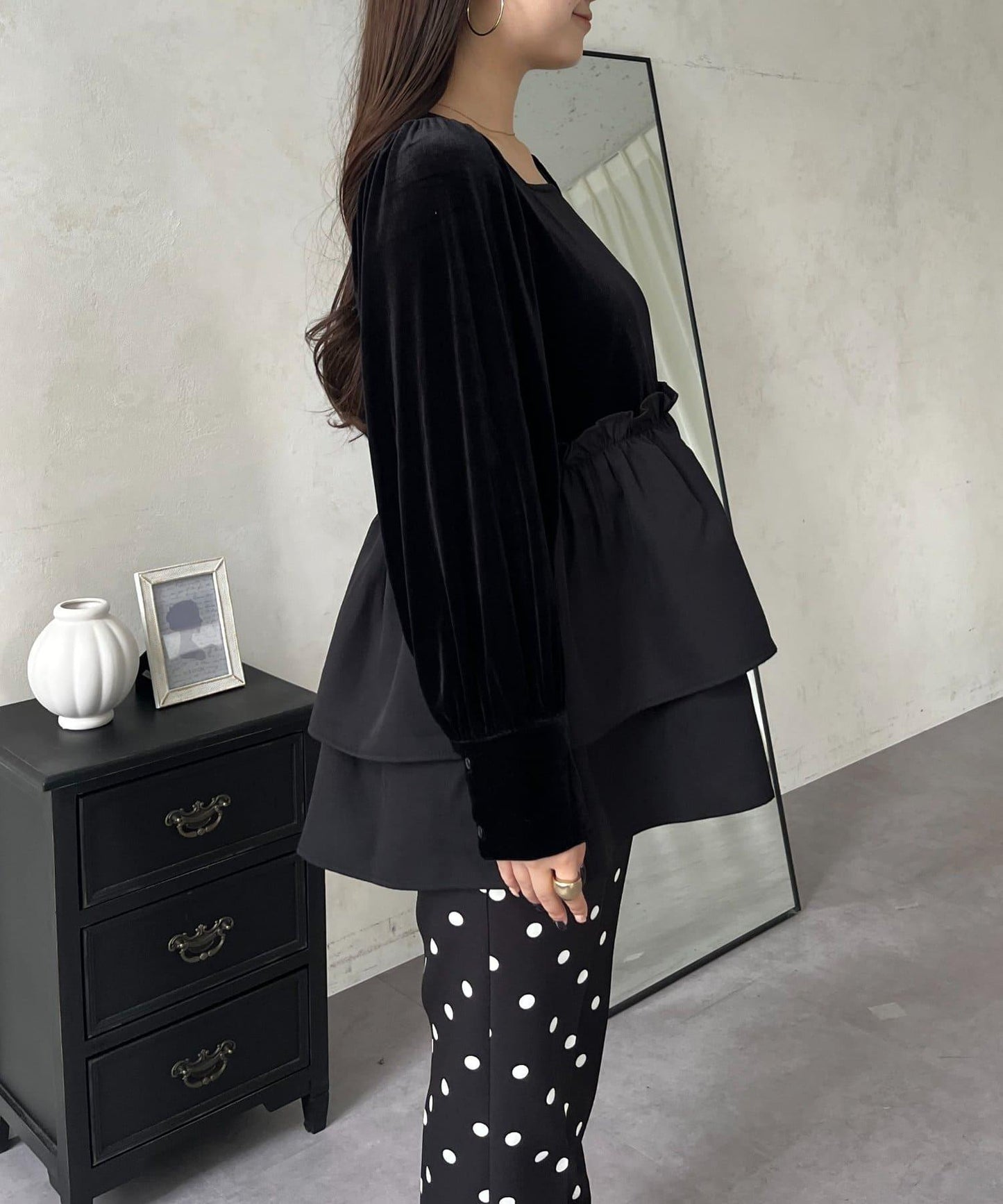 不對稱荷葉邊下襬天鵝絨短上衣