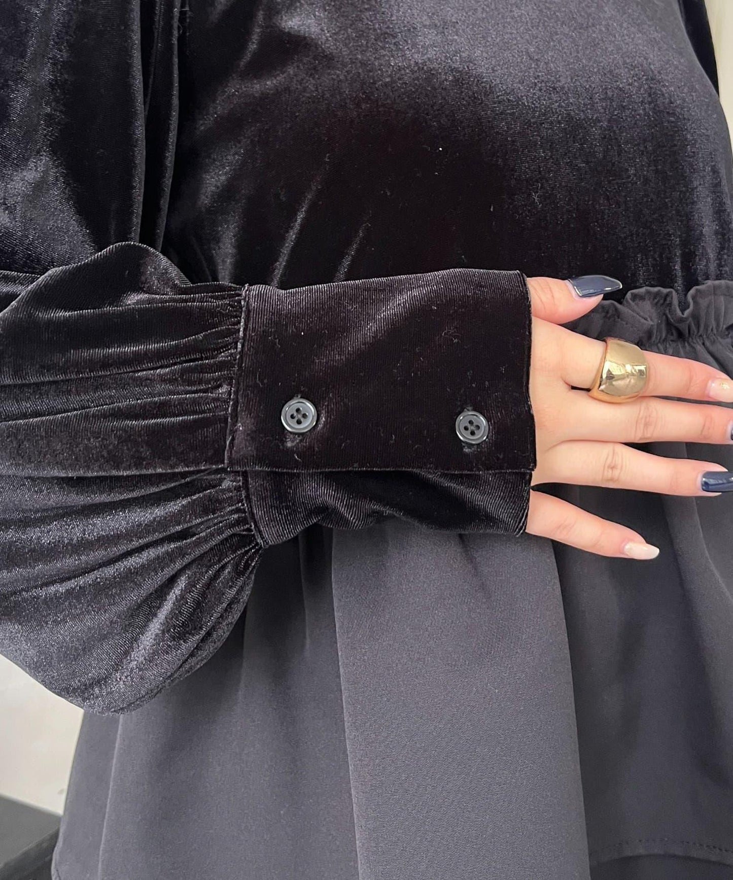 不對稱荷葉邊下襬天鵝絨短上衣