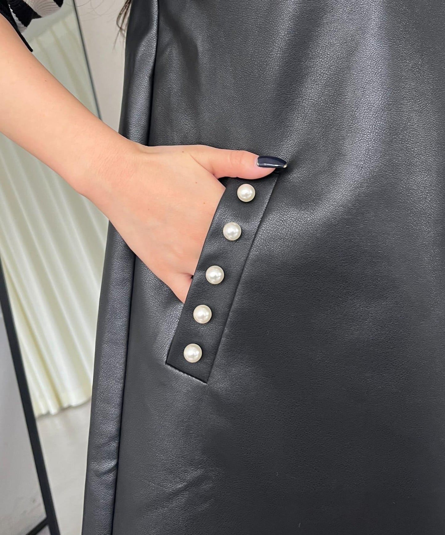 中長款仿皮馬甲