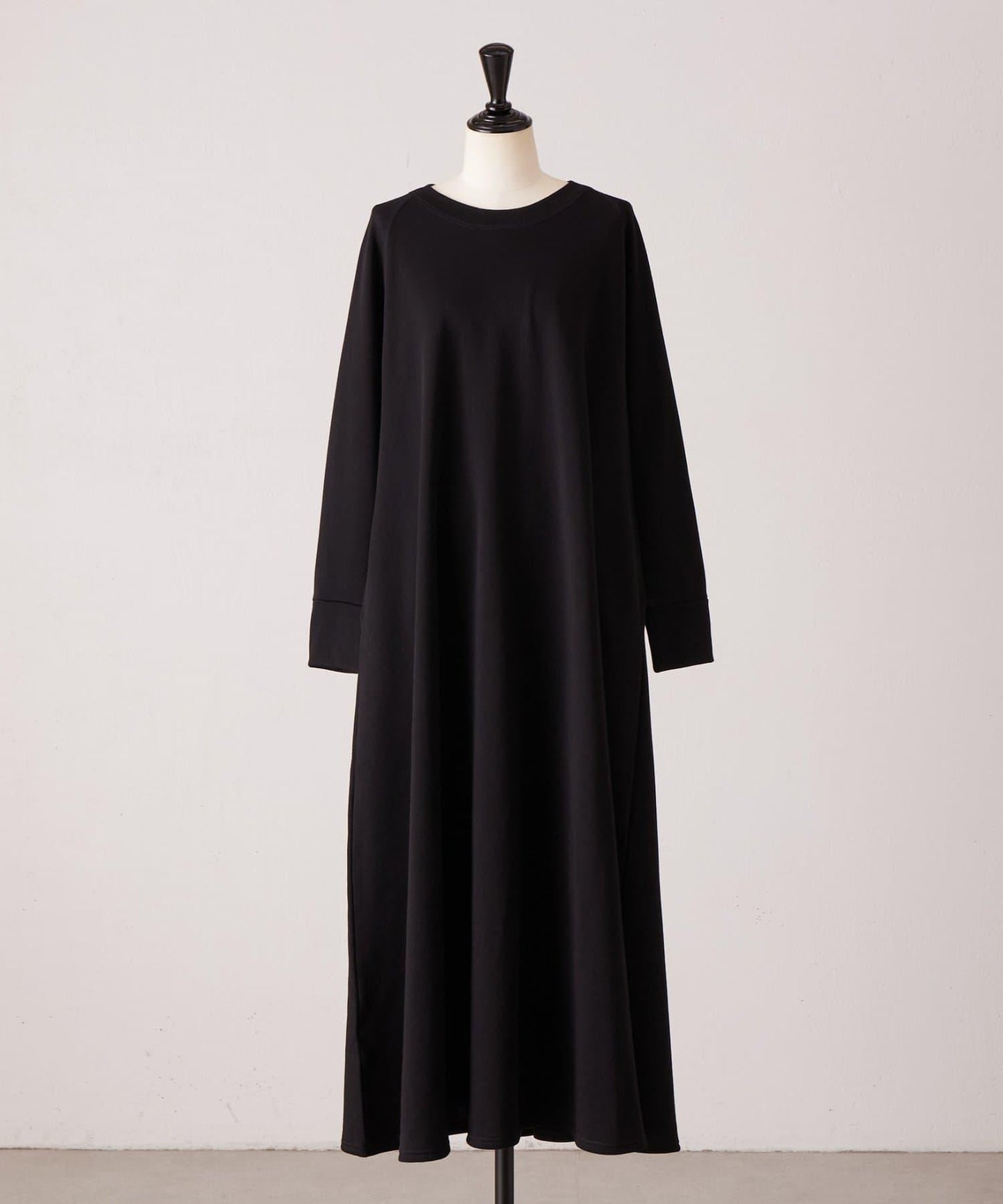 加絨喇叭連衣裙