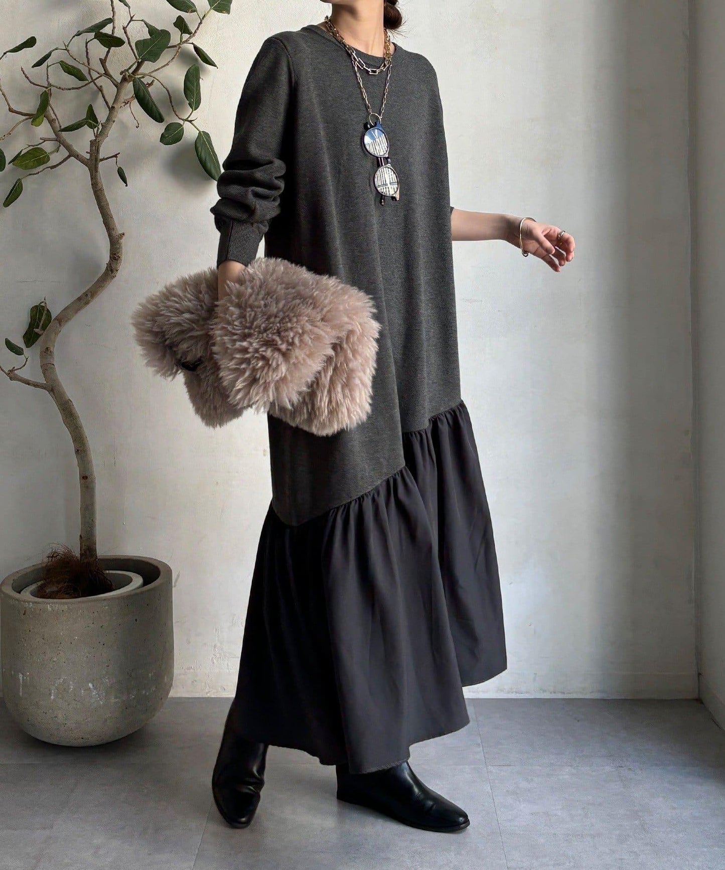 異材質拼接針織連衣裙