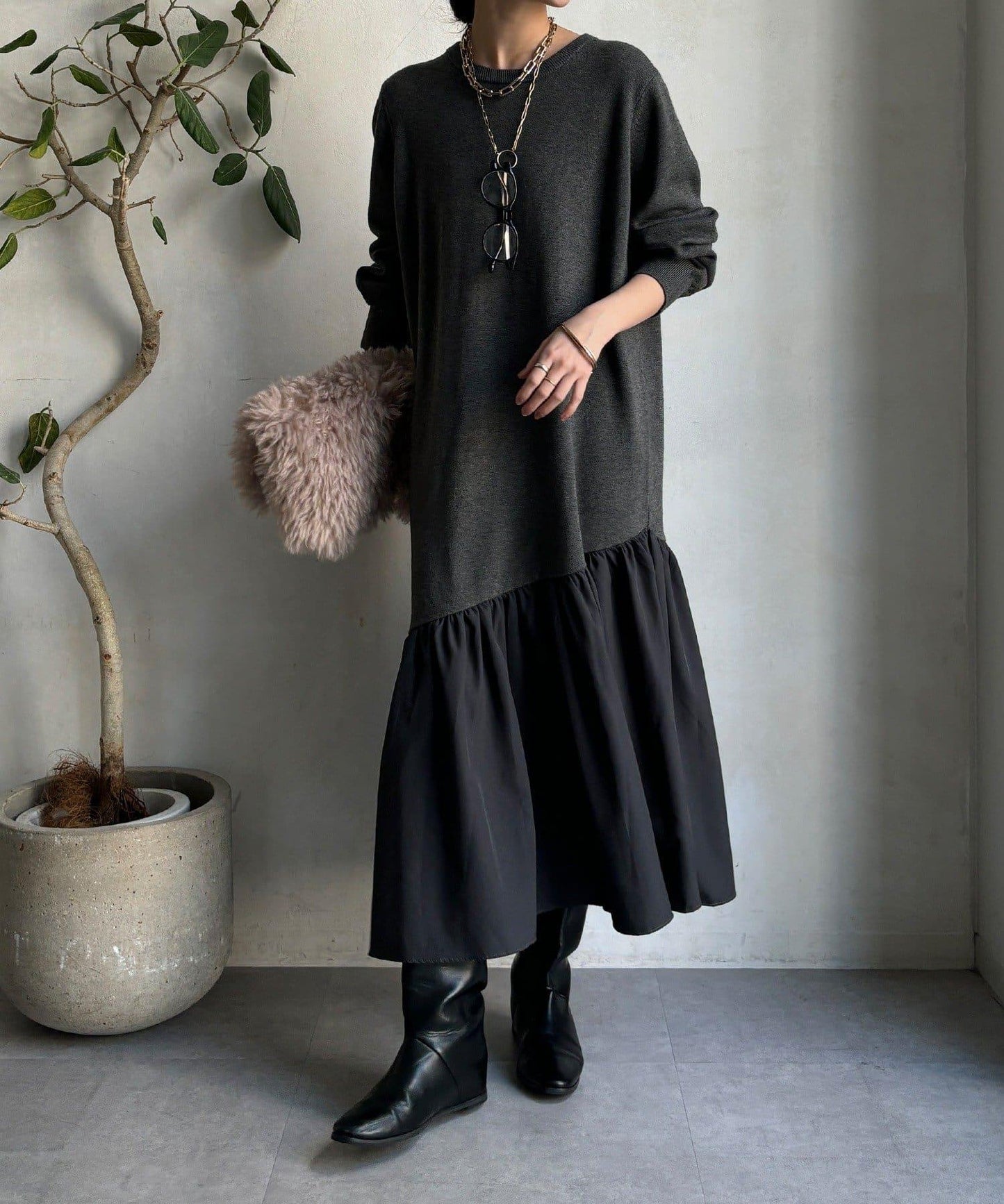 異材質拼接針織連衣裙