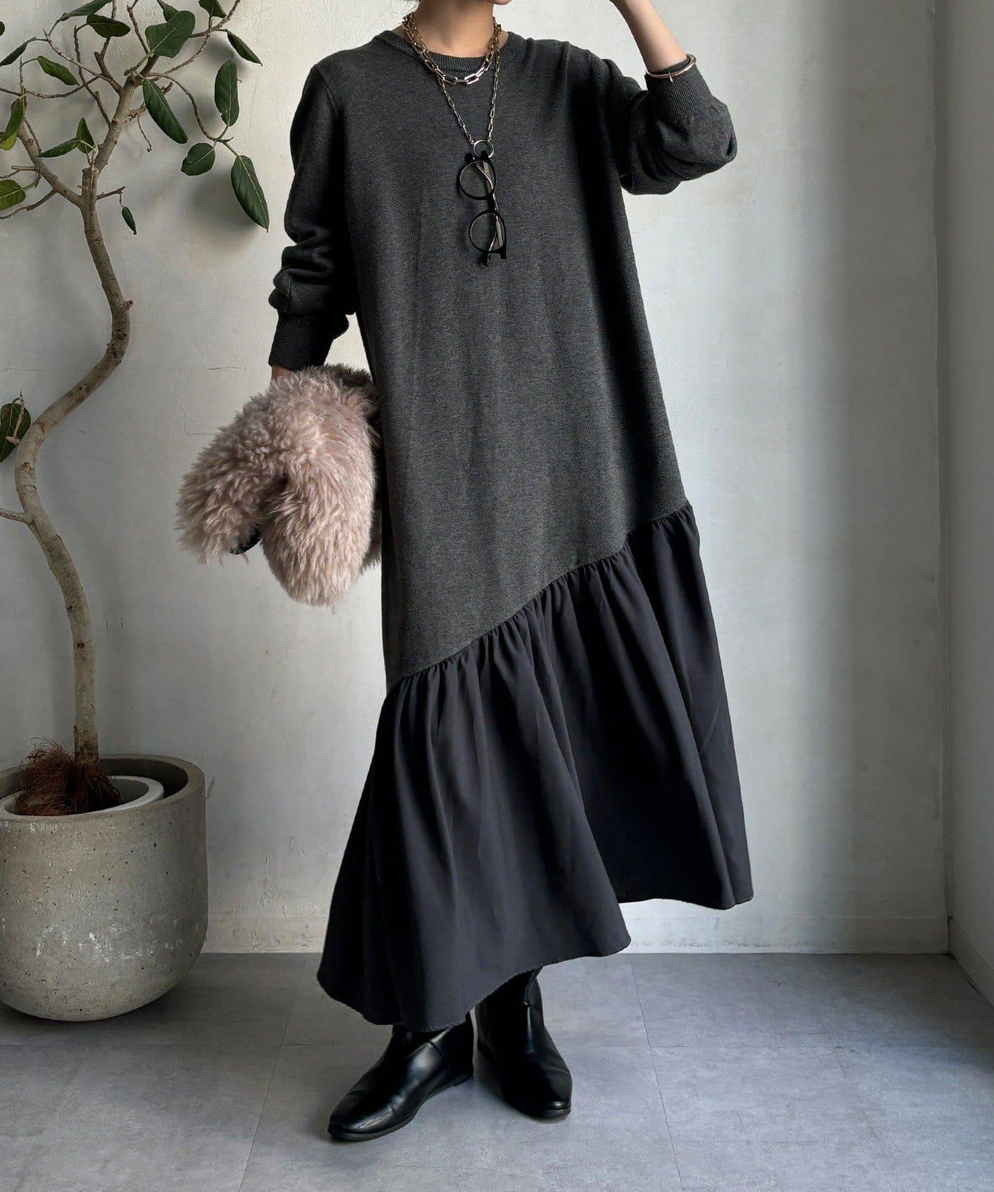 異材質拼接針織連衣裙