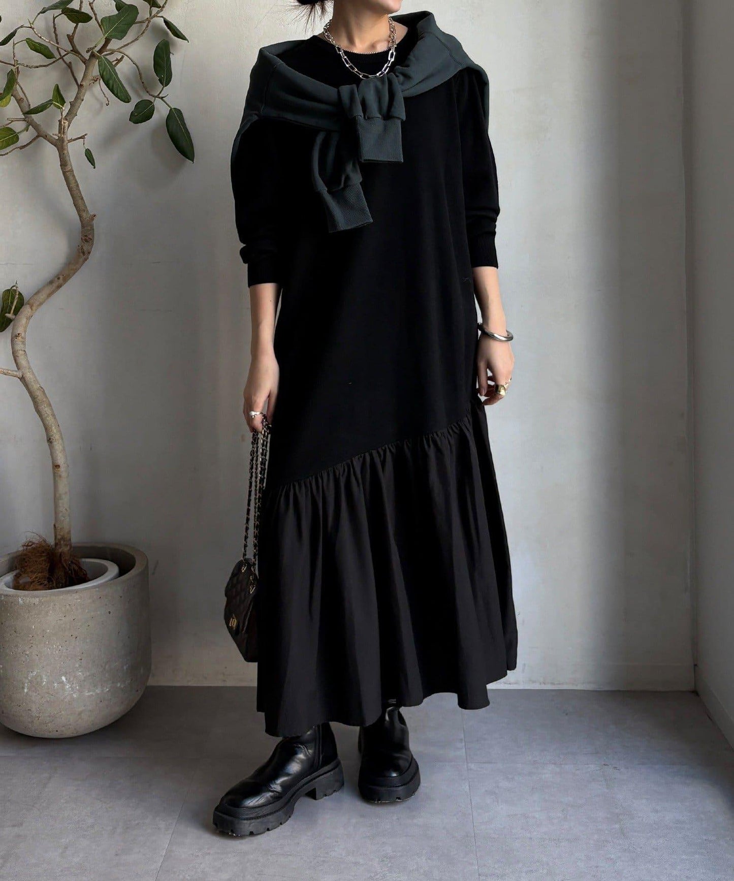 異材質拼接針織連衣裙