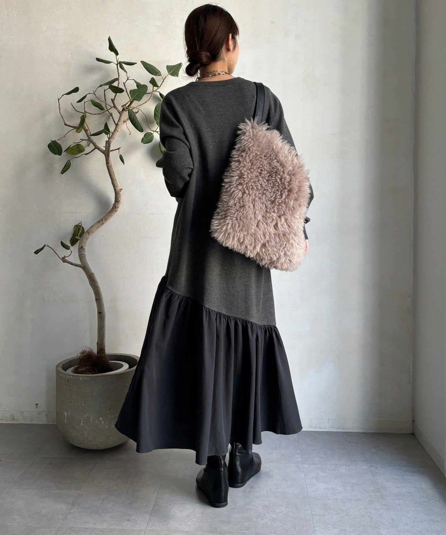 異材質拼接針織連衣裙