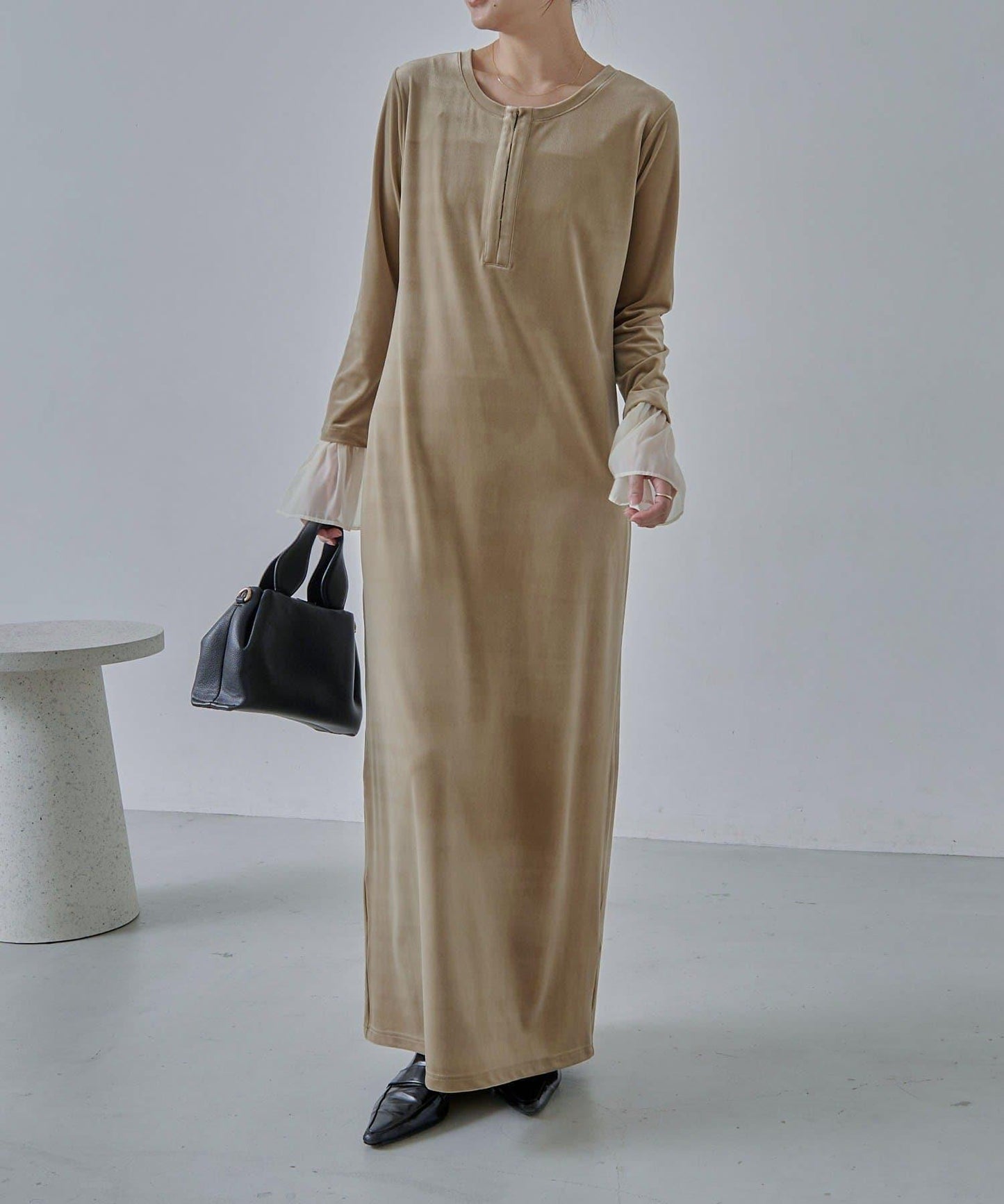 【有小個子尺碼】喇叭袖天鵝絨連衣裙