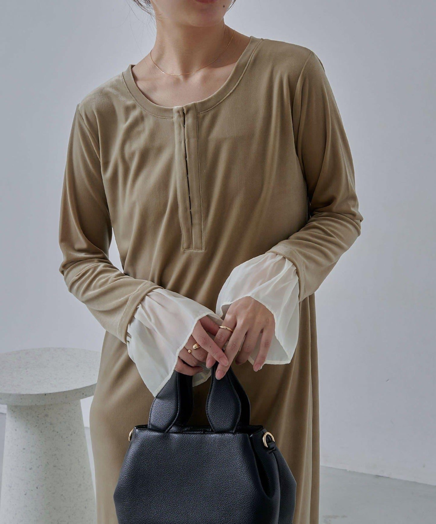 【有小個子尺碼】喇叭袖天鵝絨連衣裙