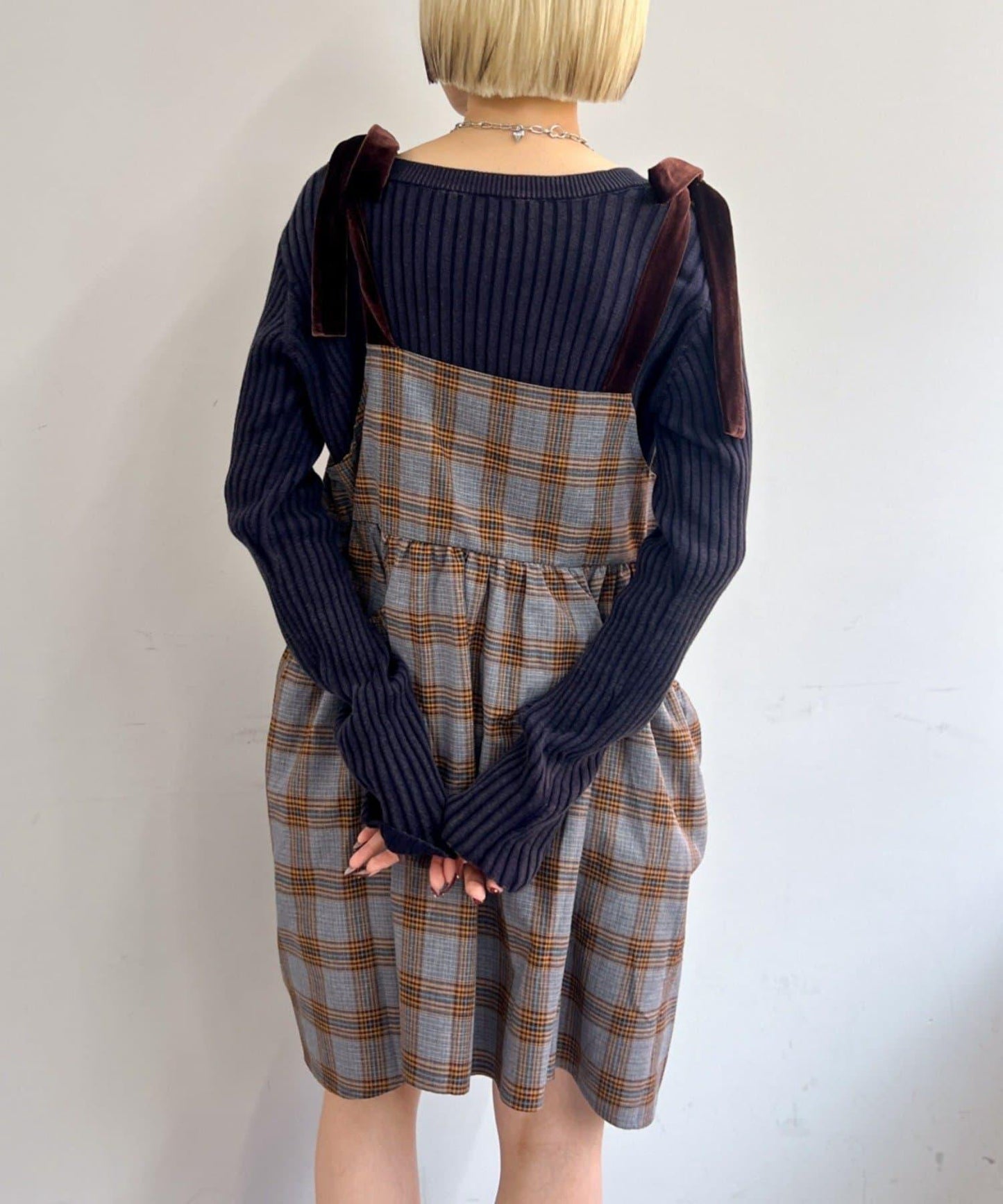 肩帶蝴蝶結格紋吊帶連衣裙