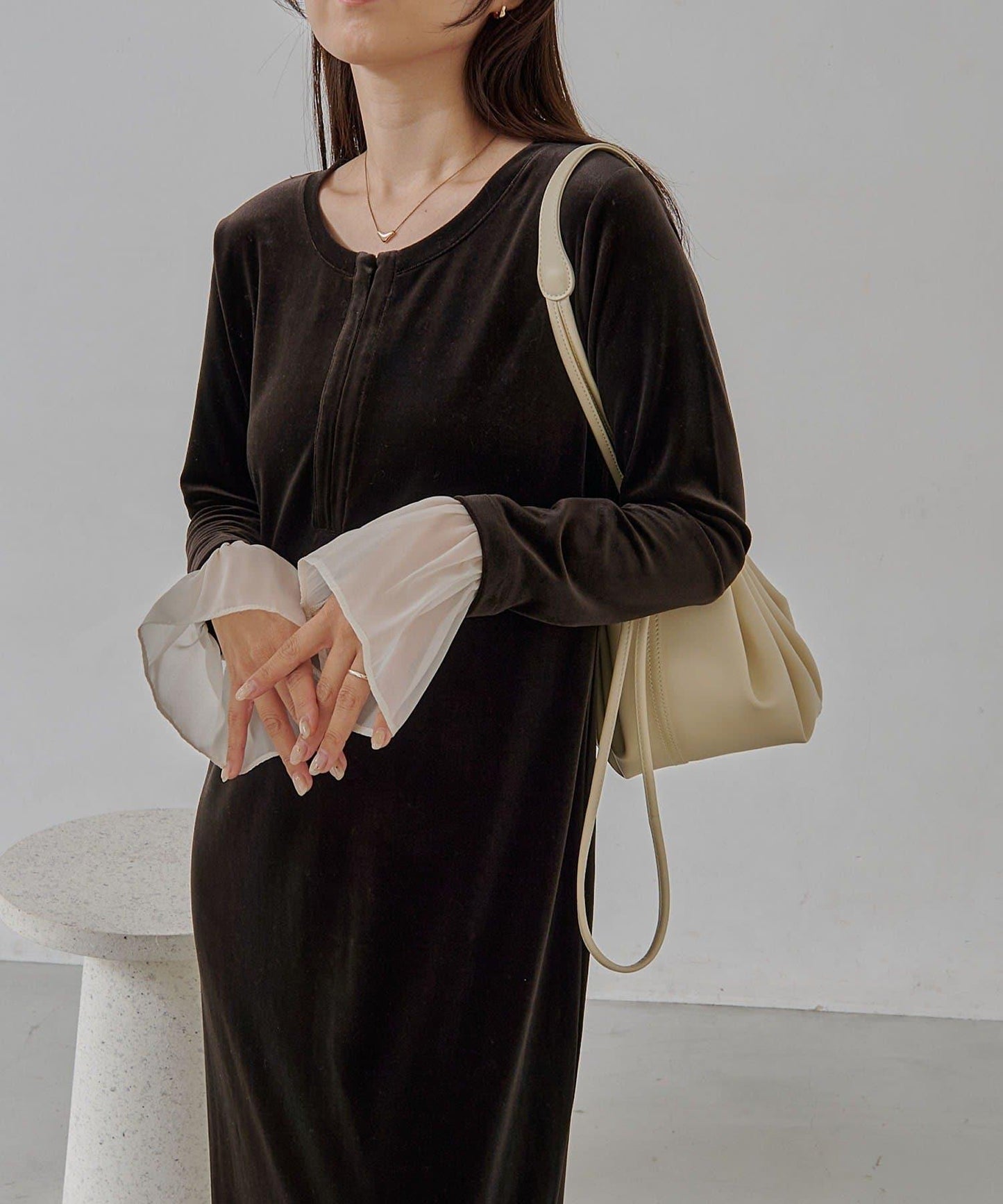 【有小個子尺碼】喇叭袖天鵝絨連衣裙