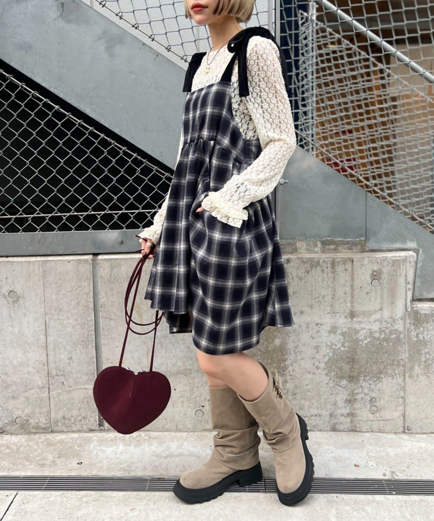 肩帶蝴蝶結格紋吊帶連衣裙