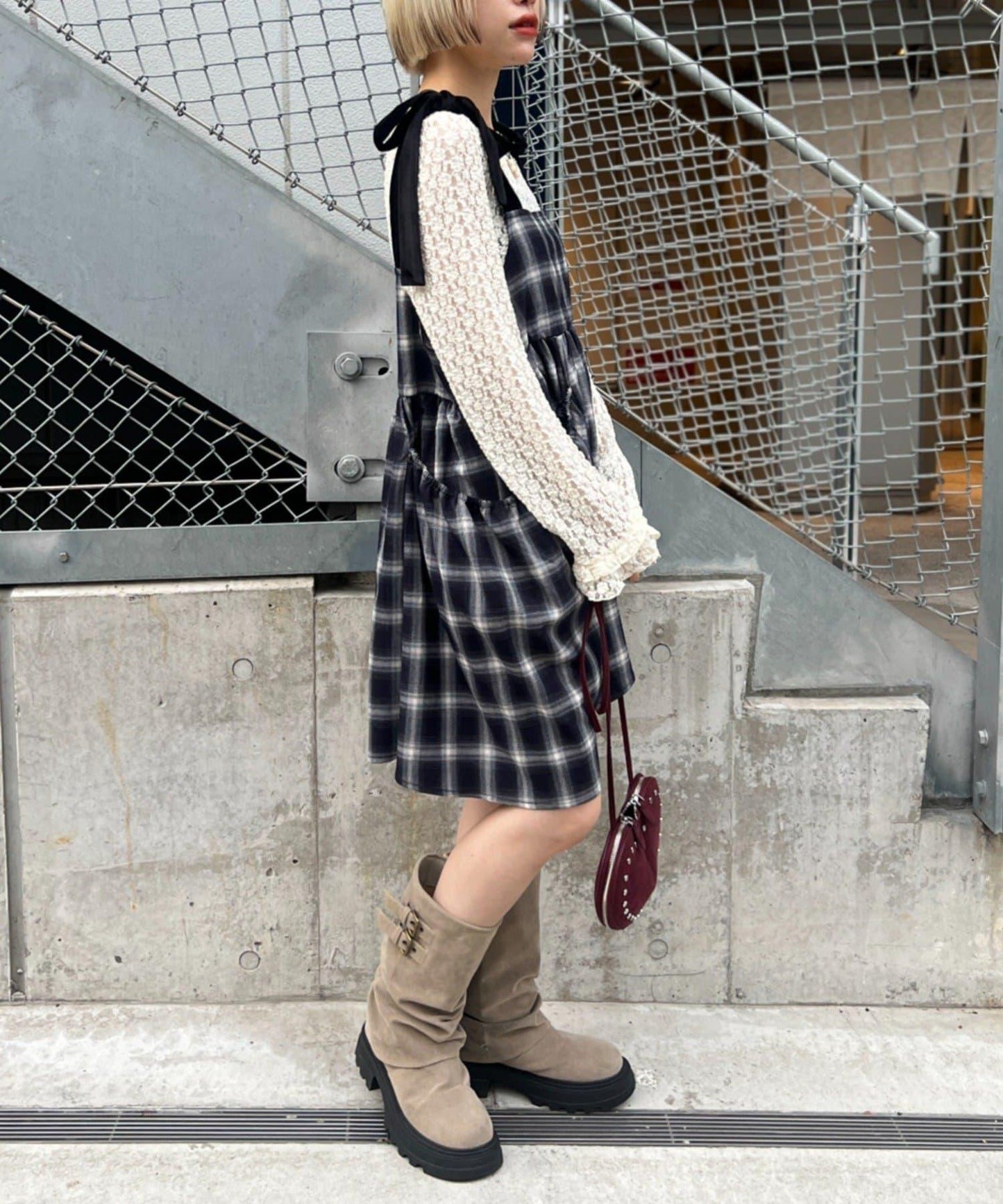 肩帶蝴蝶結格紋吊帶連衣裙