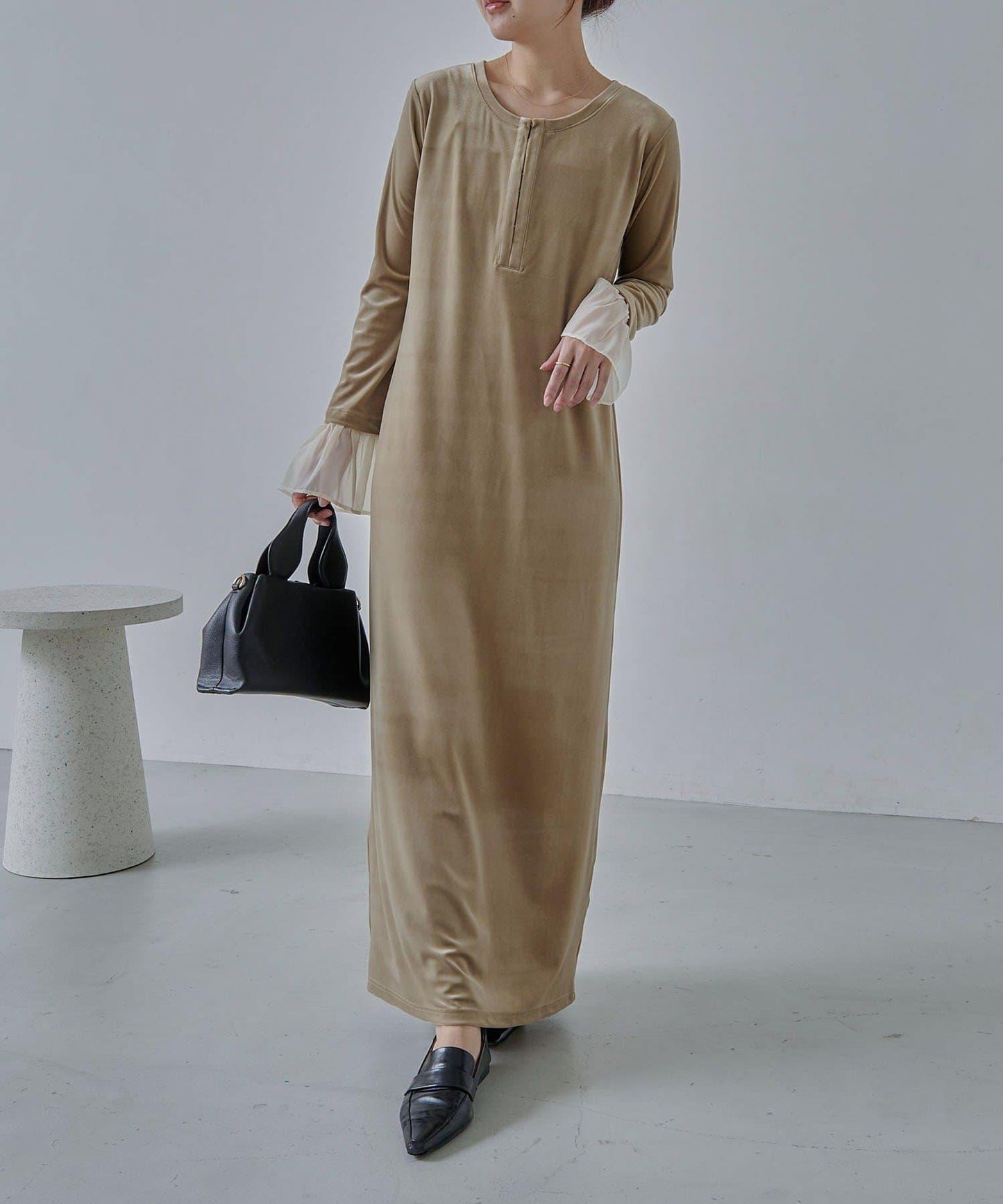 【有小個子尺碼】喇叭袖天鵝絨連衣裙