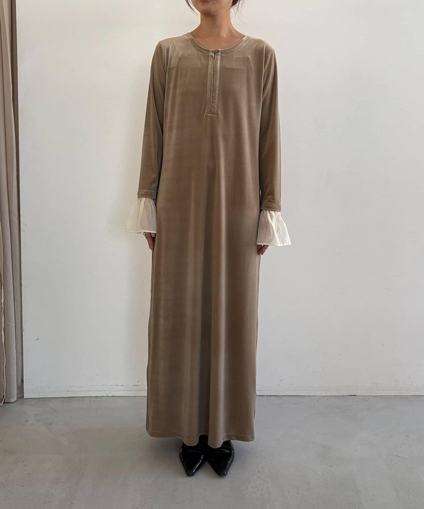 【有小個子尺碼】喇叭袖天鵝絨連衣裙