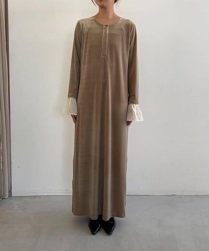 【有小個子尺碼】喇叭袖天鵝絨連衣裙