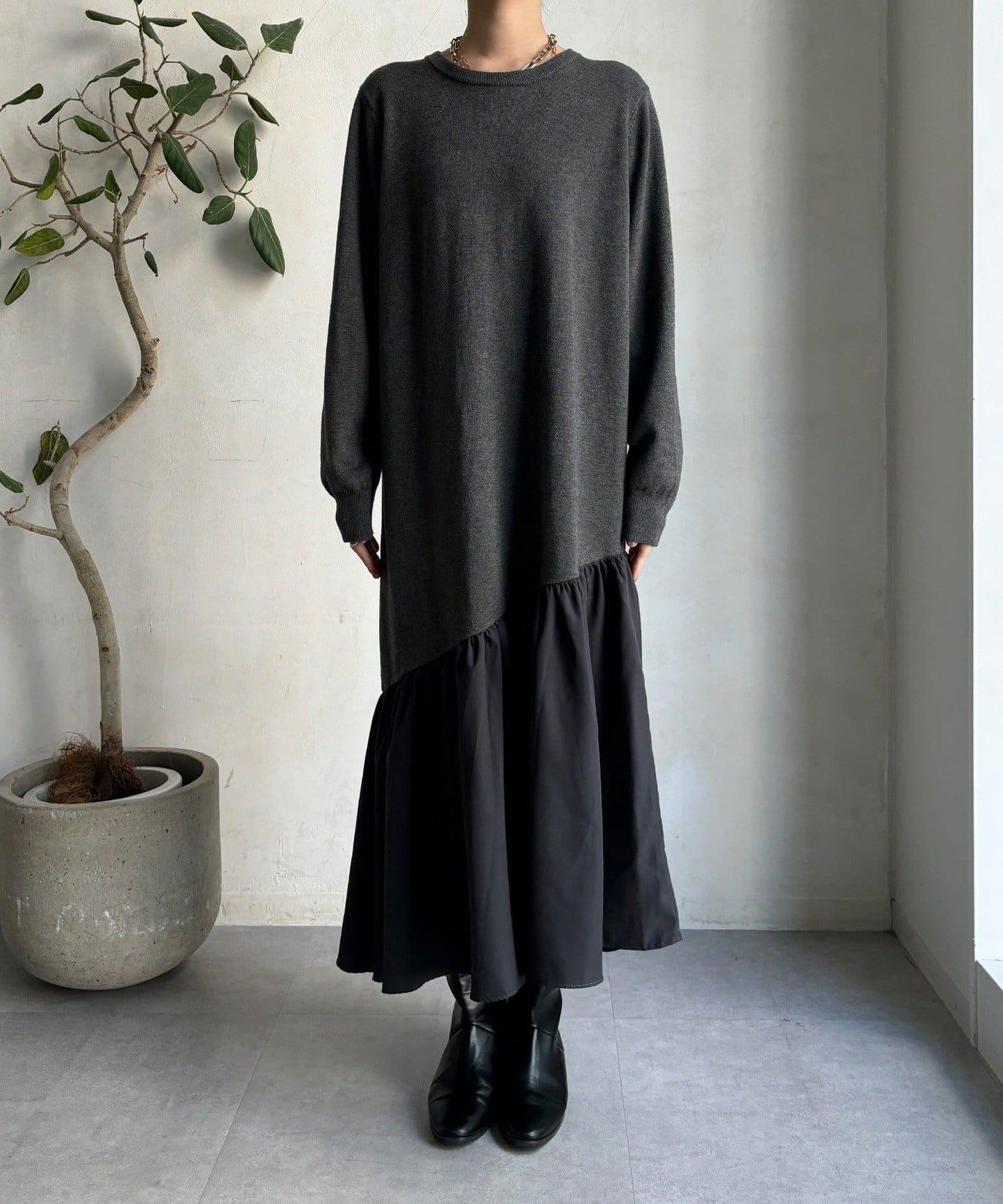 異材質拼接針織連衣裙