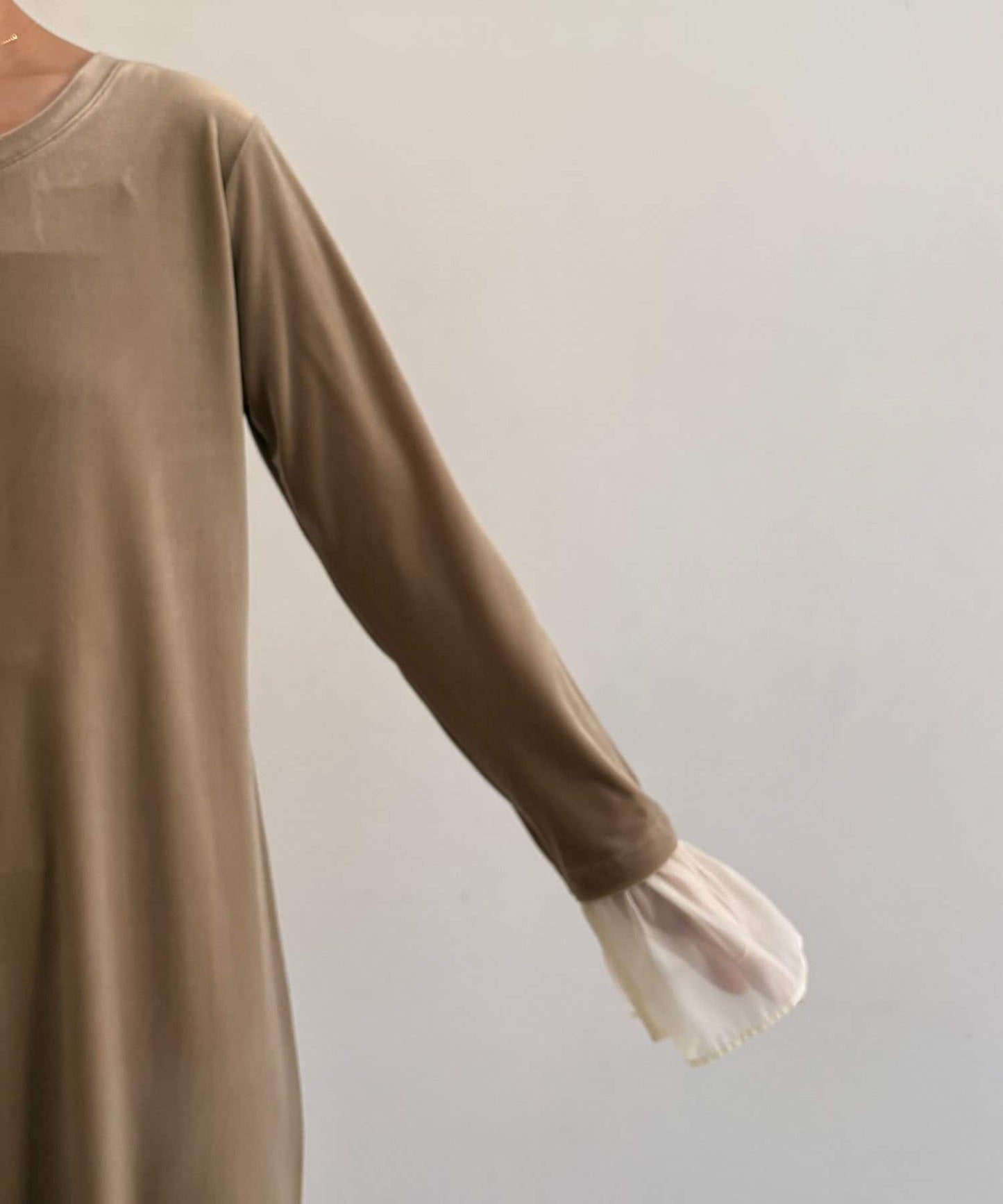 【有小個子尺碼】喇叭袖天鵝絨連衣裙