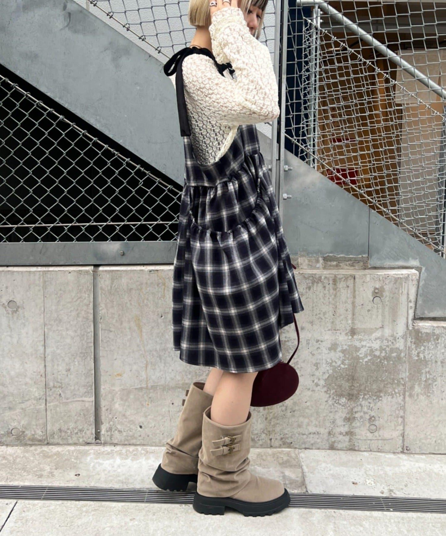 肩帶蝴蝶結格紋吊帶連衣裙