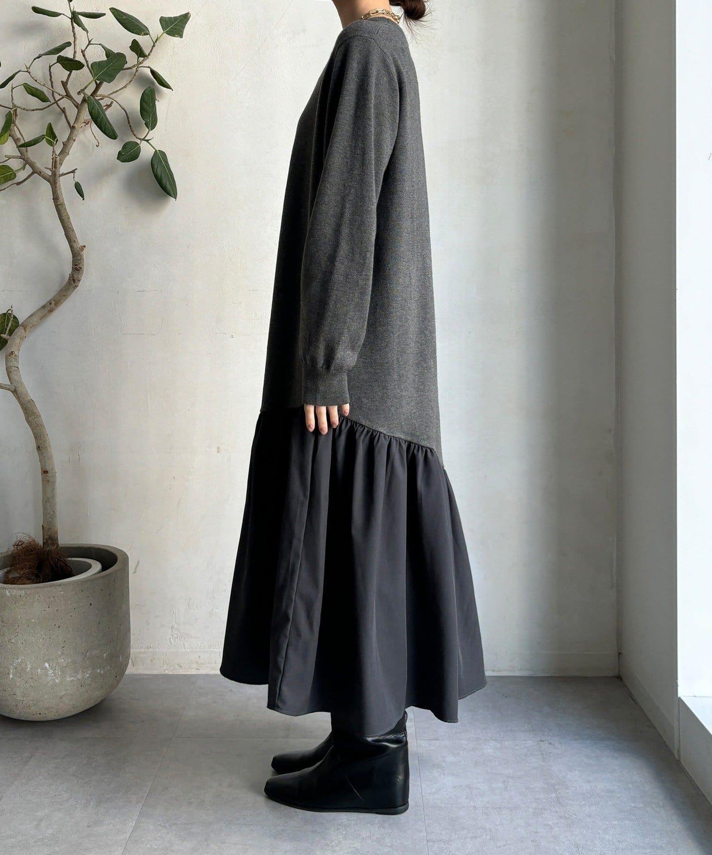 異材質拼接針織連衣裙