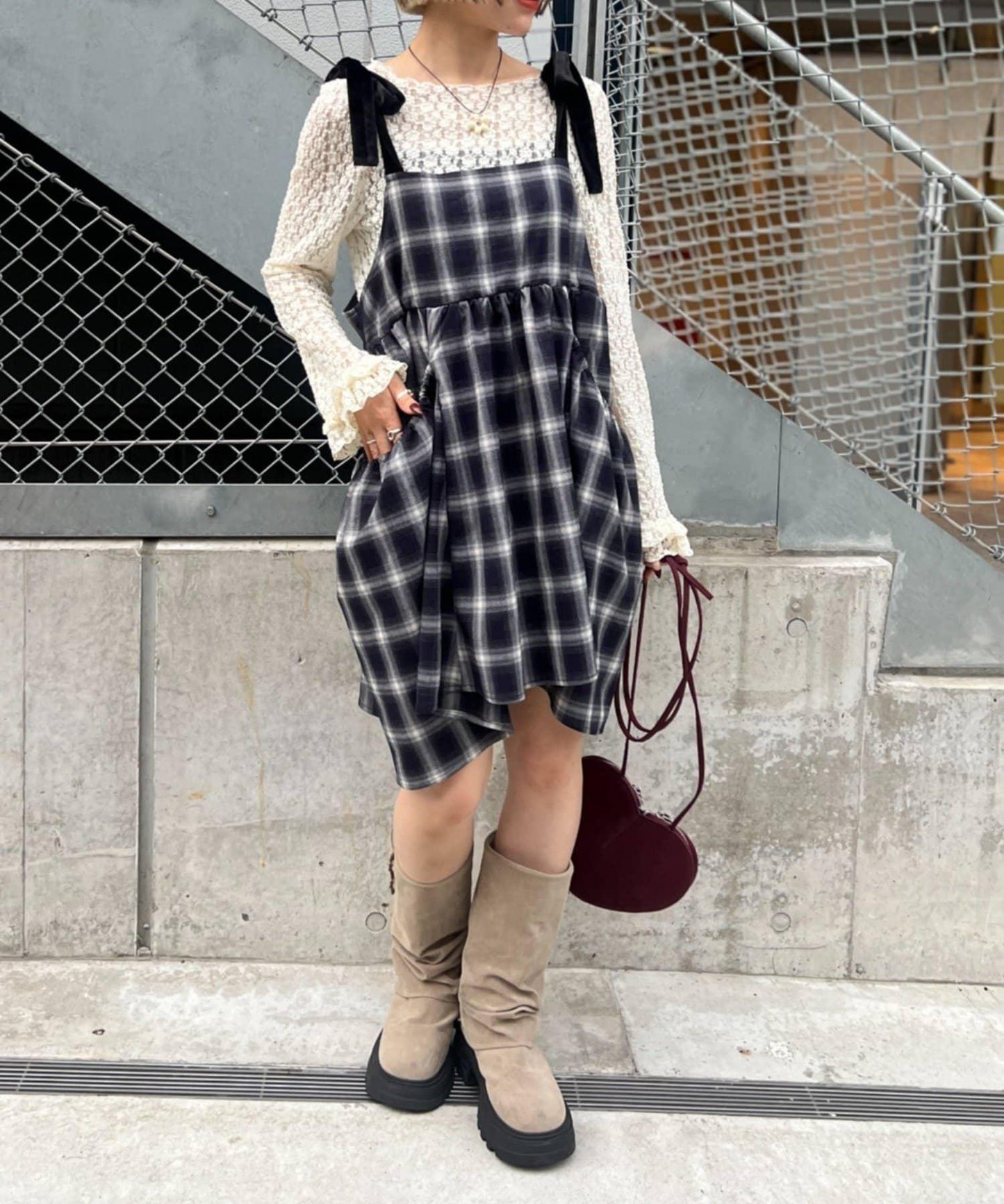 肩帶蝴蝶結格紋吊帶連衣裙