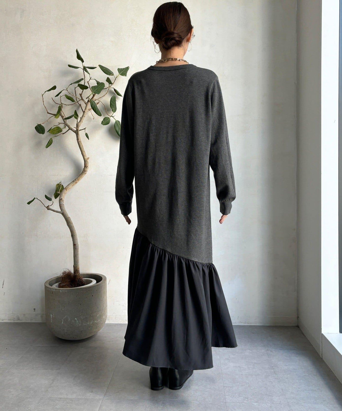 異材質拼接針織連衣裙