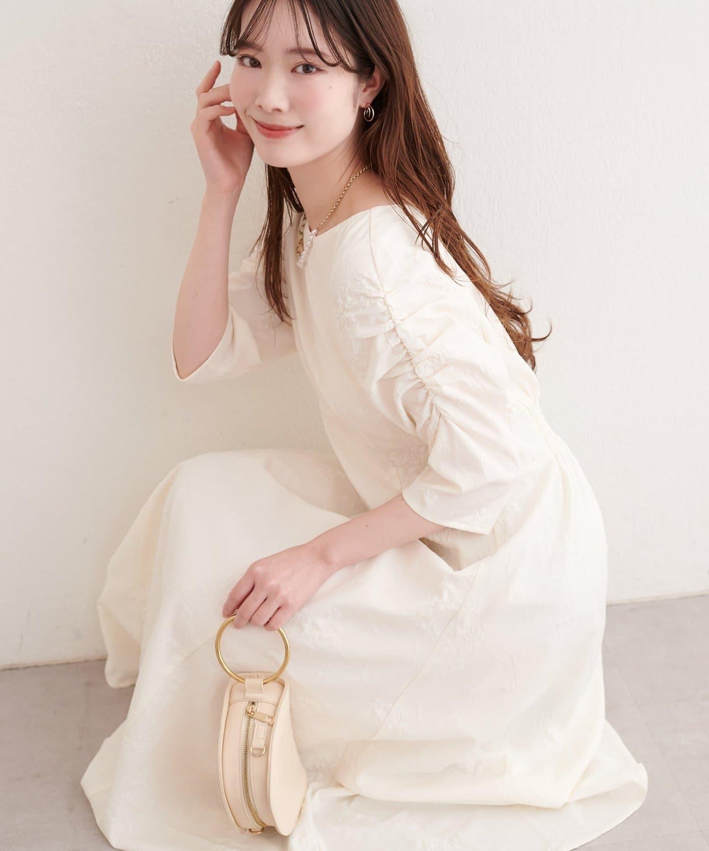 花卉提花泡泡袖連衣裙