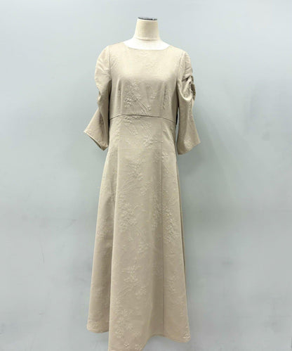 花卉提花泡泡袖連衣裙