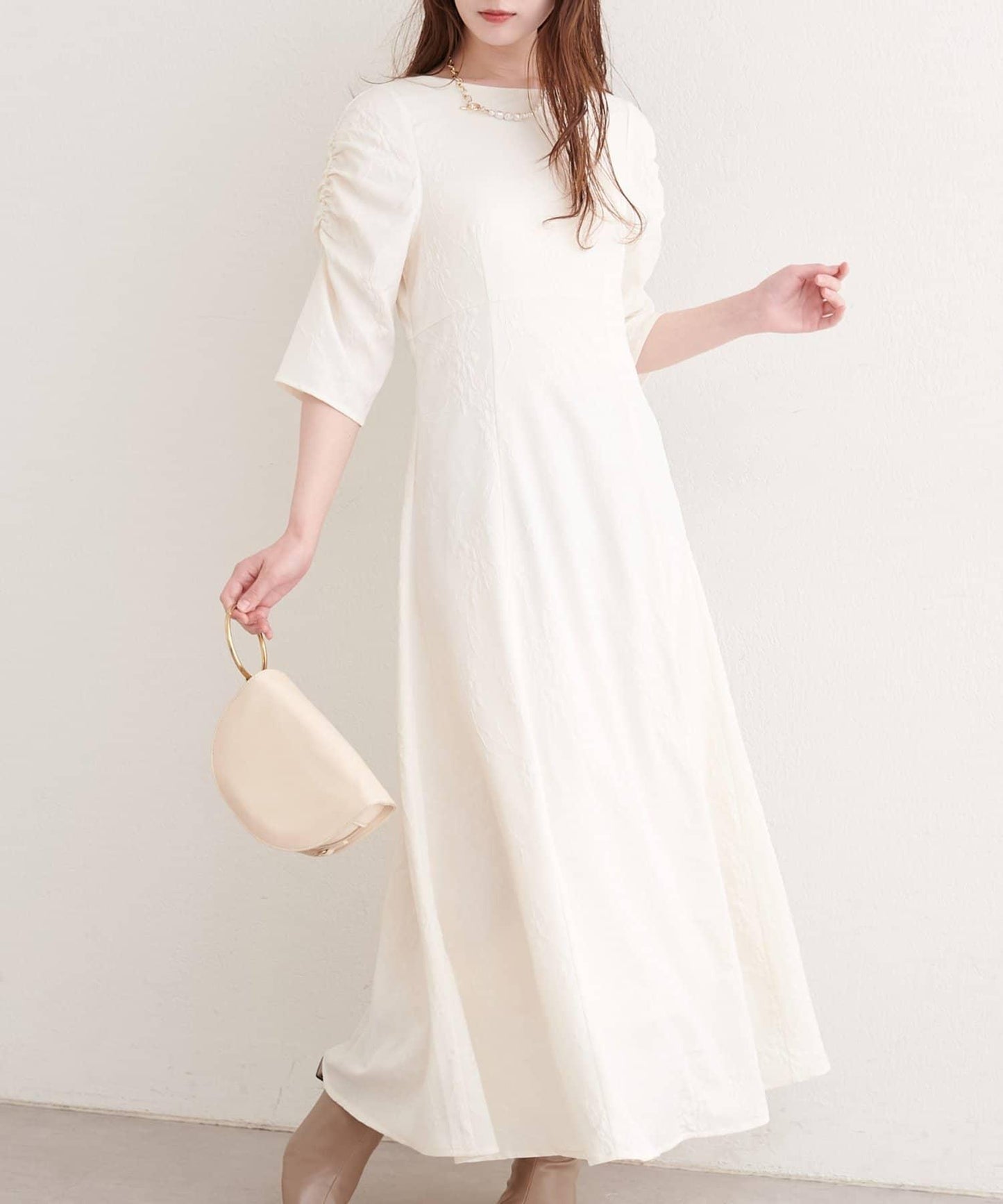 花卉提花泡泡袖連衣裙