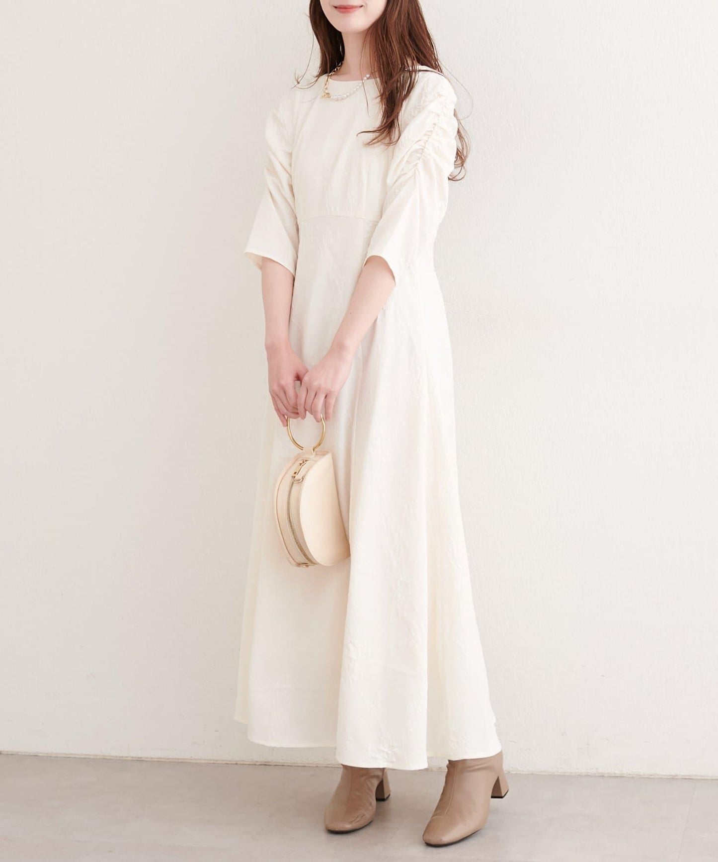 花卉提花泡泡袖連衣裙