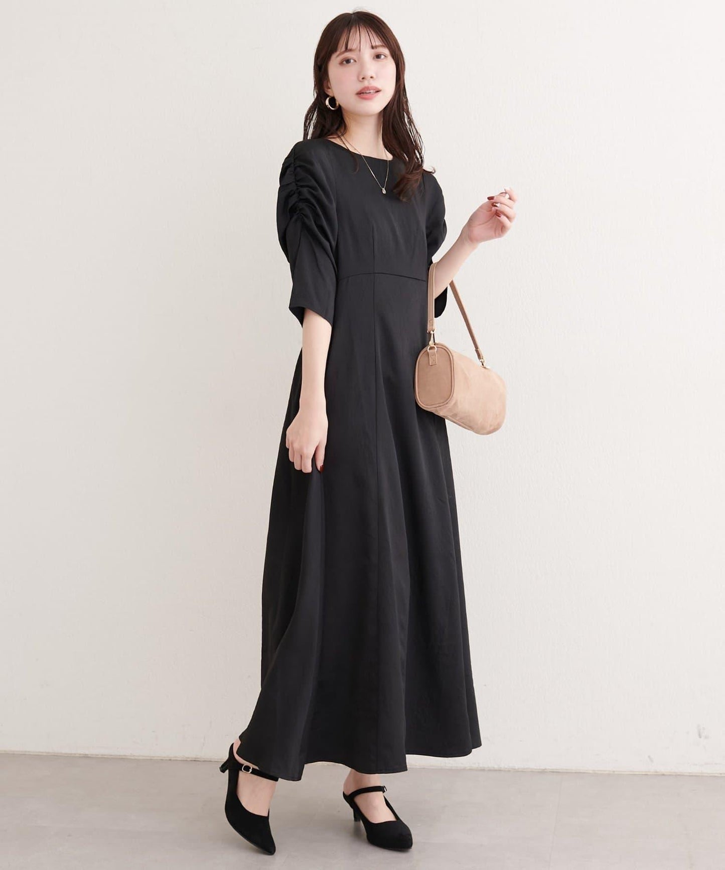 花卉提花泡泡袖連衣裙