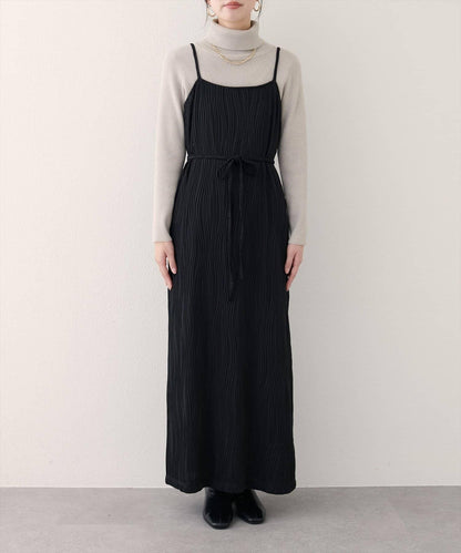 流線條紋修身連衣裙