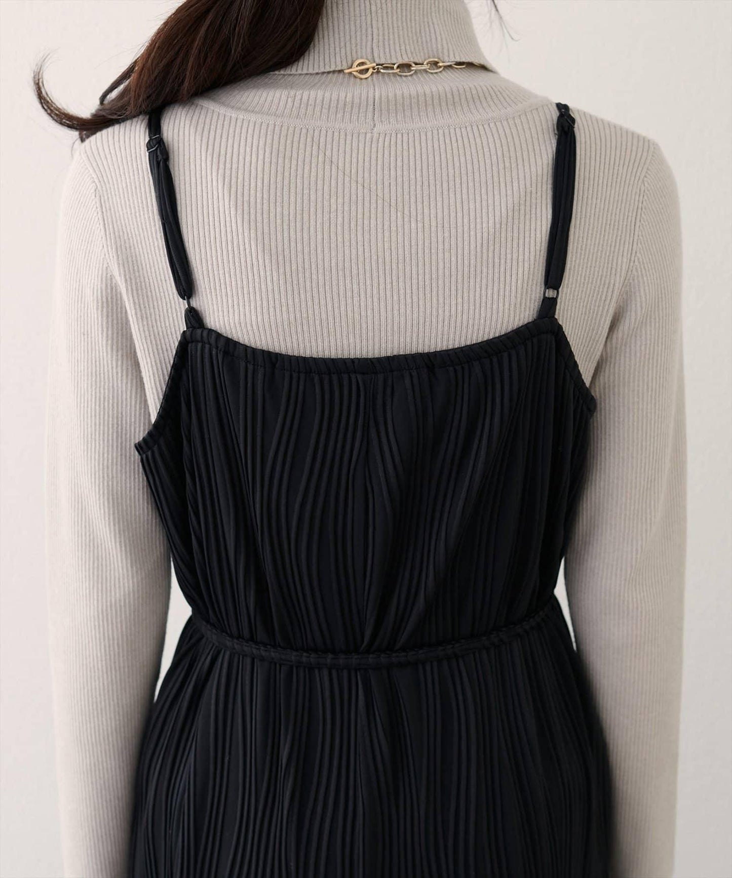 流線條紋修身連衣裙