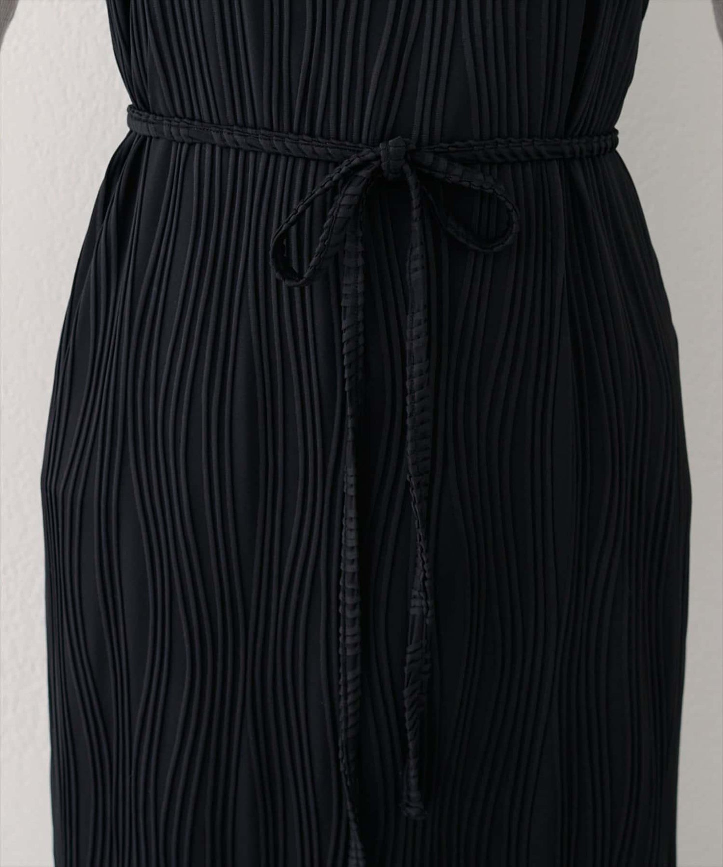 流線條紋修身連衣裙