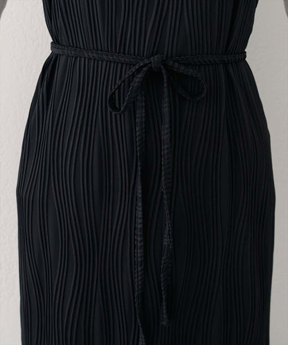 流線條紋修身連衣裙