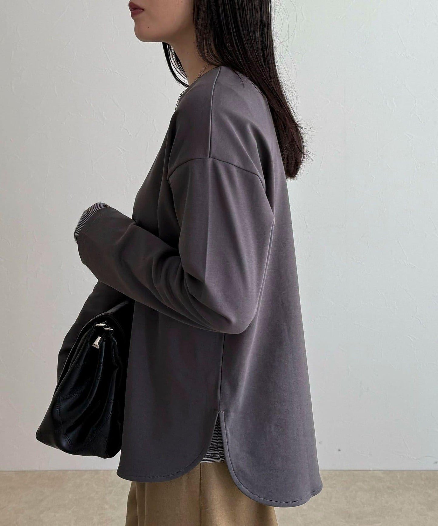 順滑圓弧下襬長袖T恤