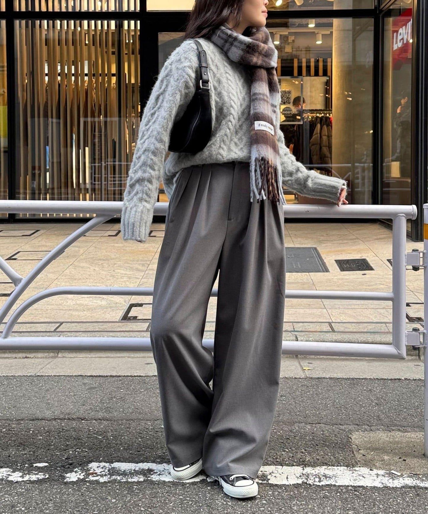 蓬鬆花紋針織套頭衫