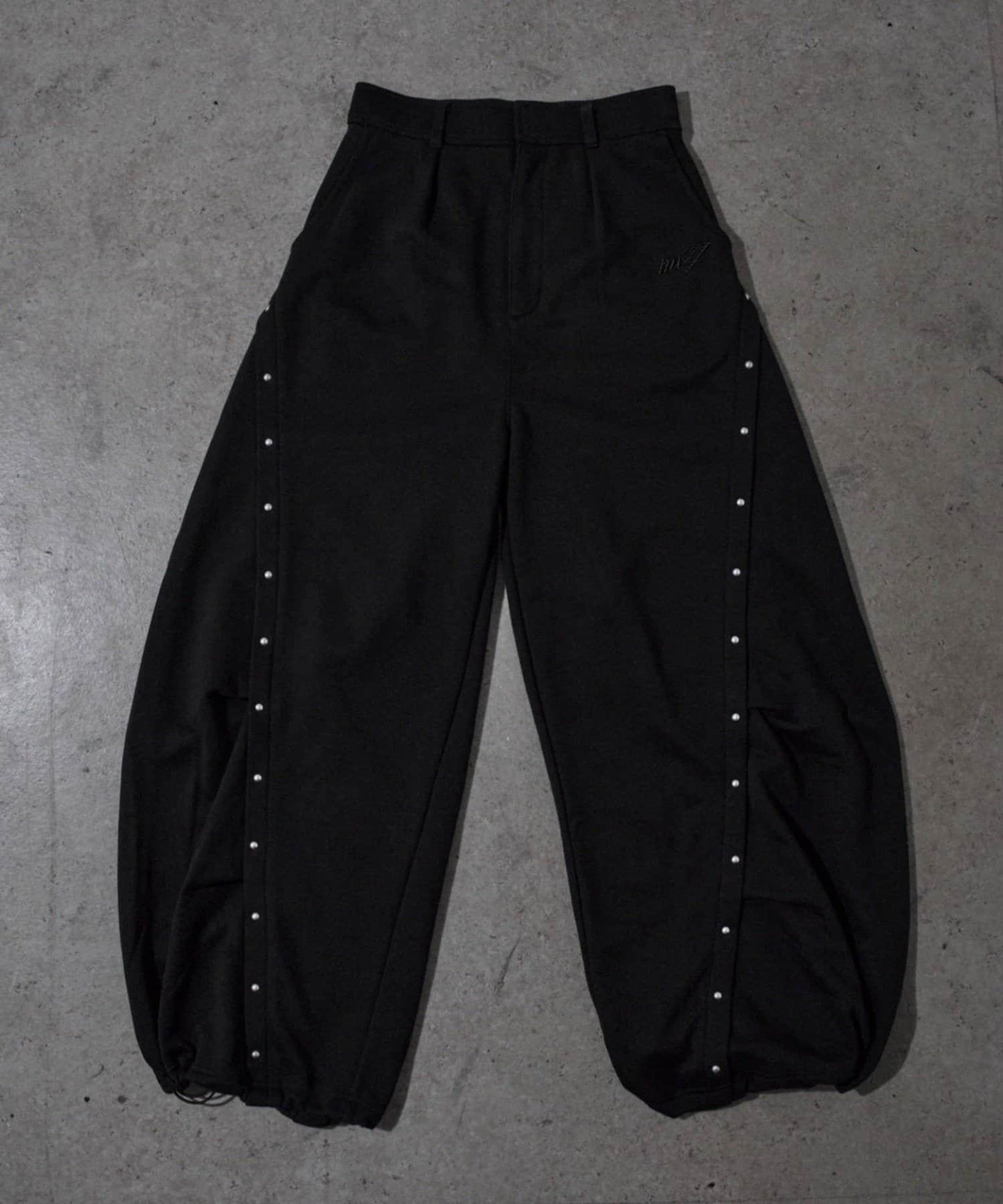 【Mavie..7】【3尺碼可選】鉚釘裝飾弧形衛褲