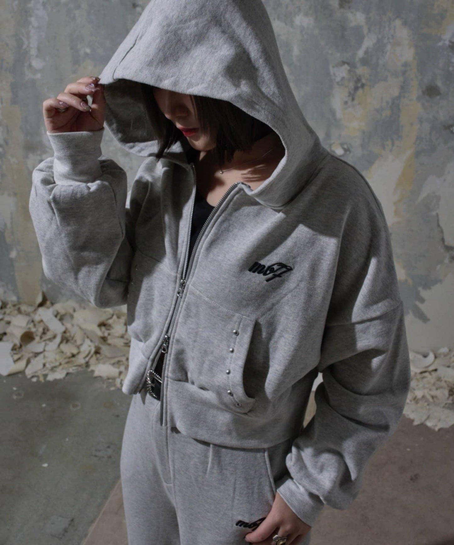 【Mavie..7】鉚釘裝飾衛衣連帽衫