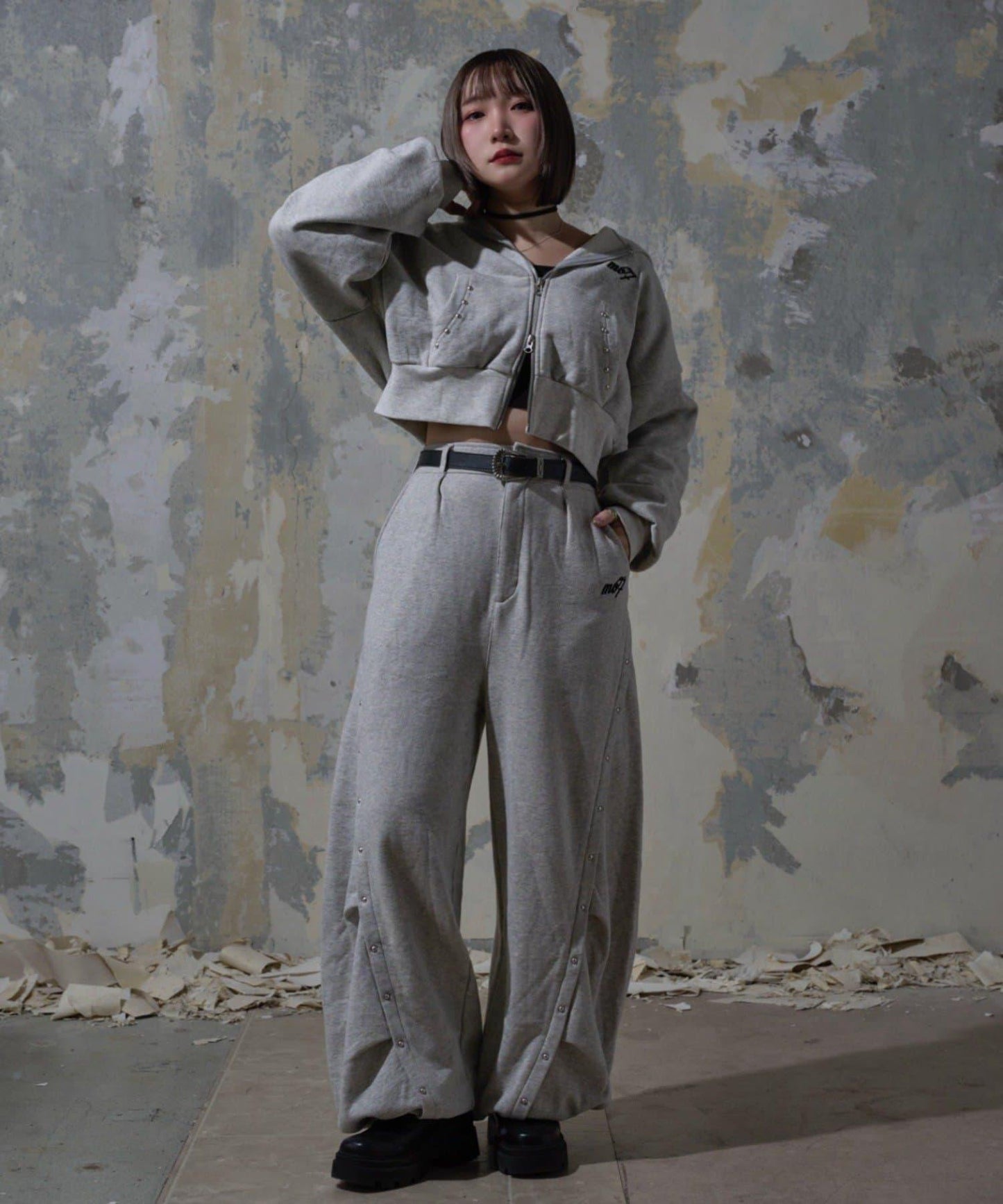 【Mavie..7】【3尺碼可選】鉚釘裝飾弧形衛褲