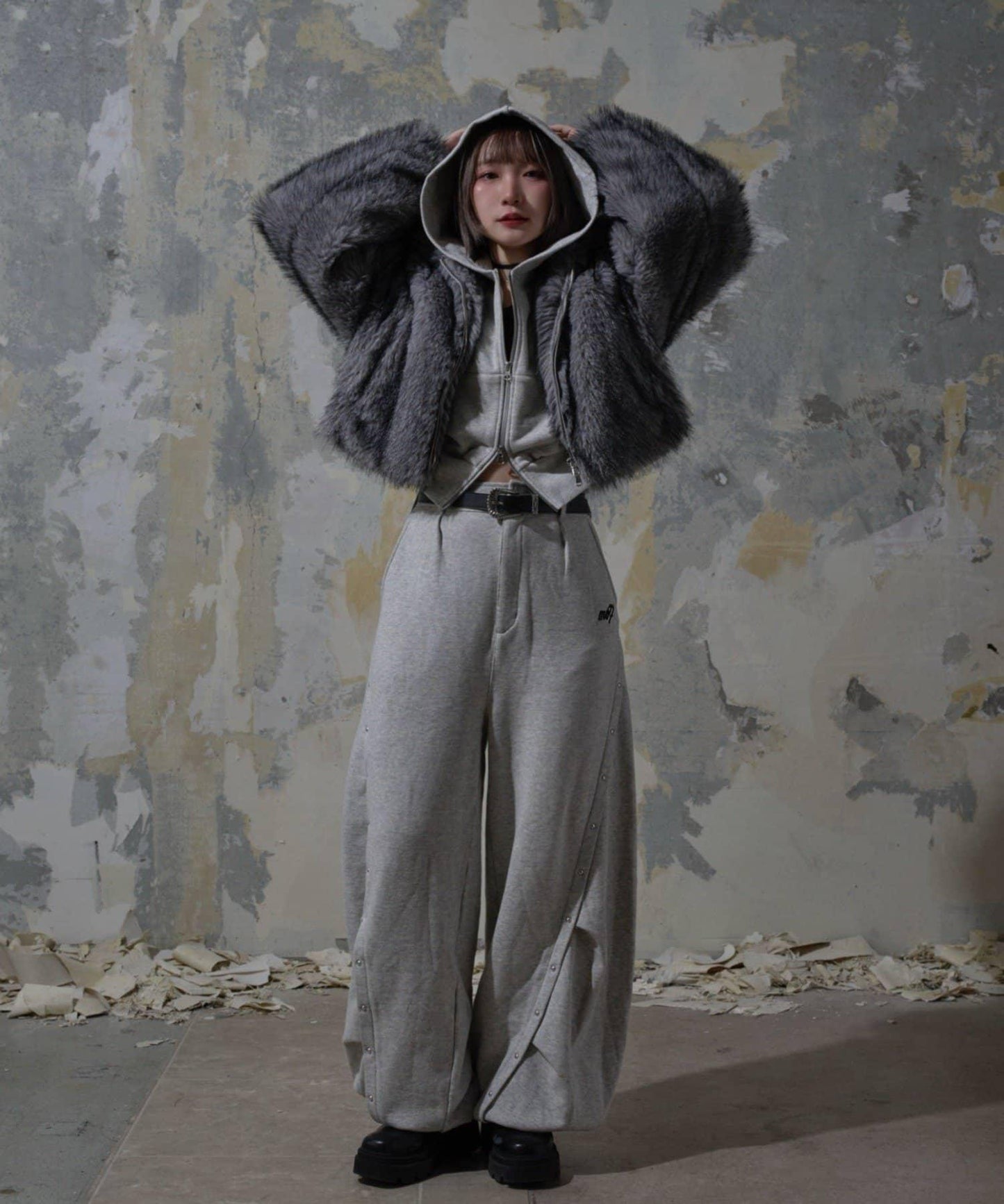 【Mavie..7】【3尺碼可選】鉚釘裝飾弧形衛褲