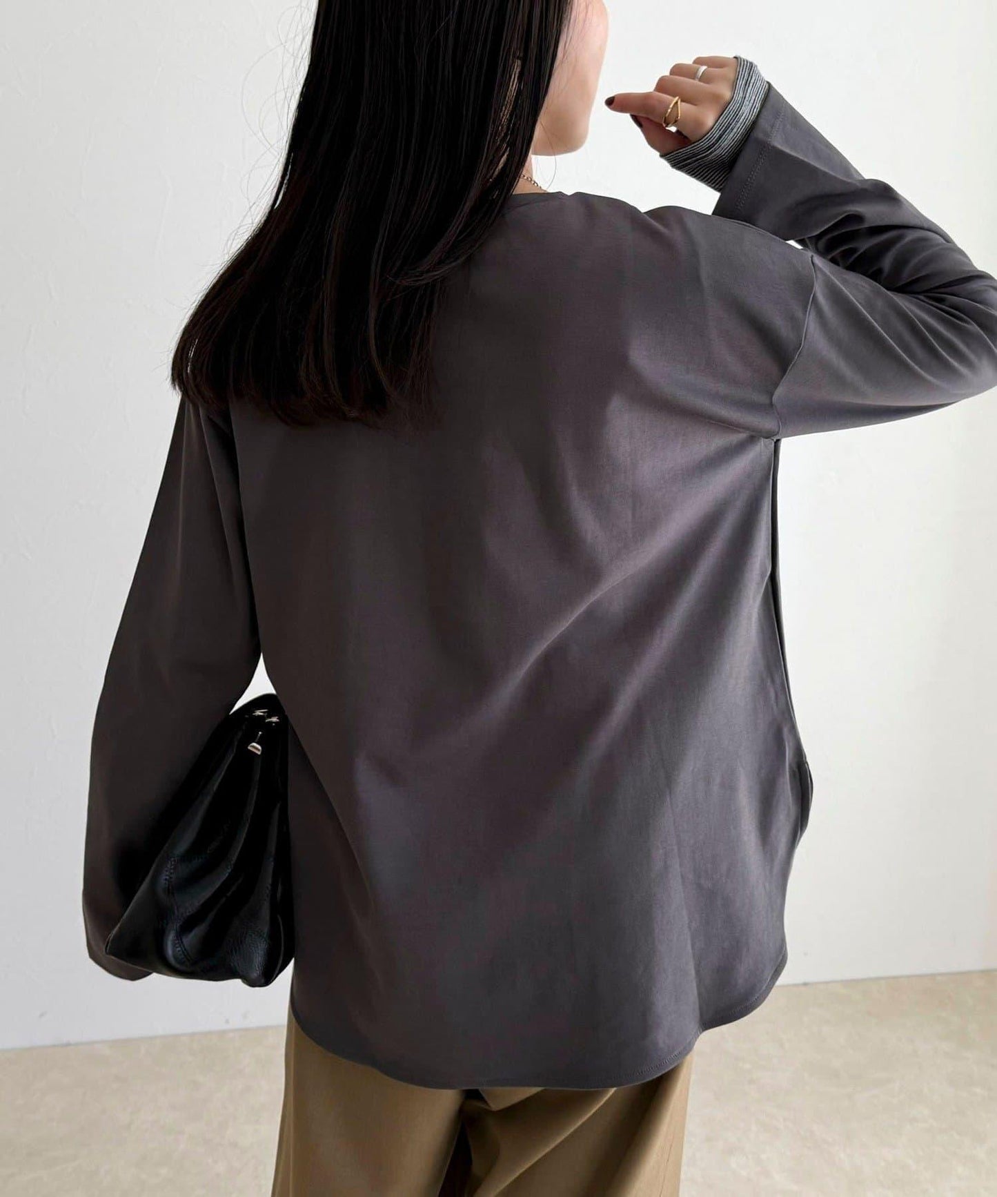 順滑圓弧下襬長袖T恤