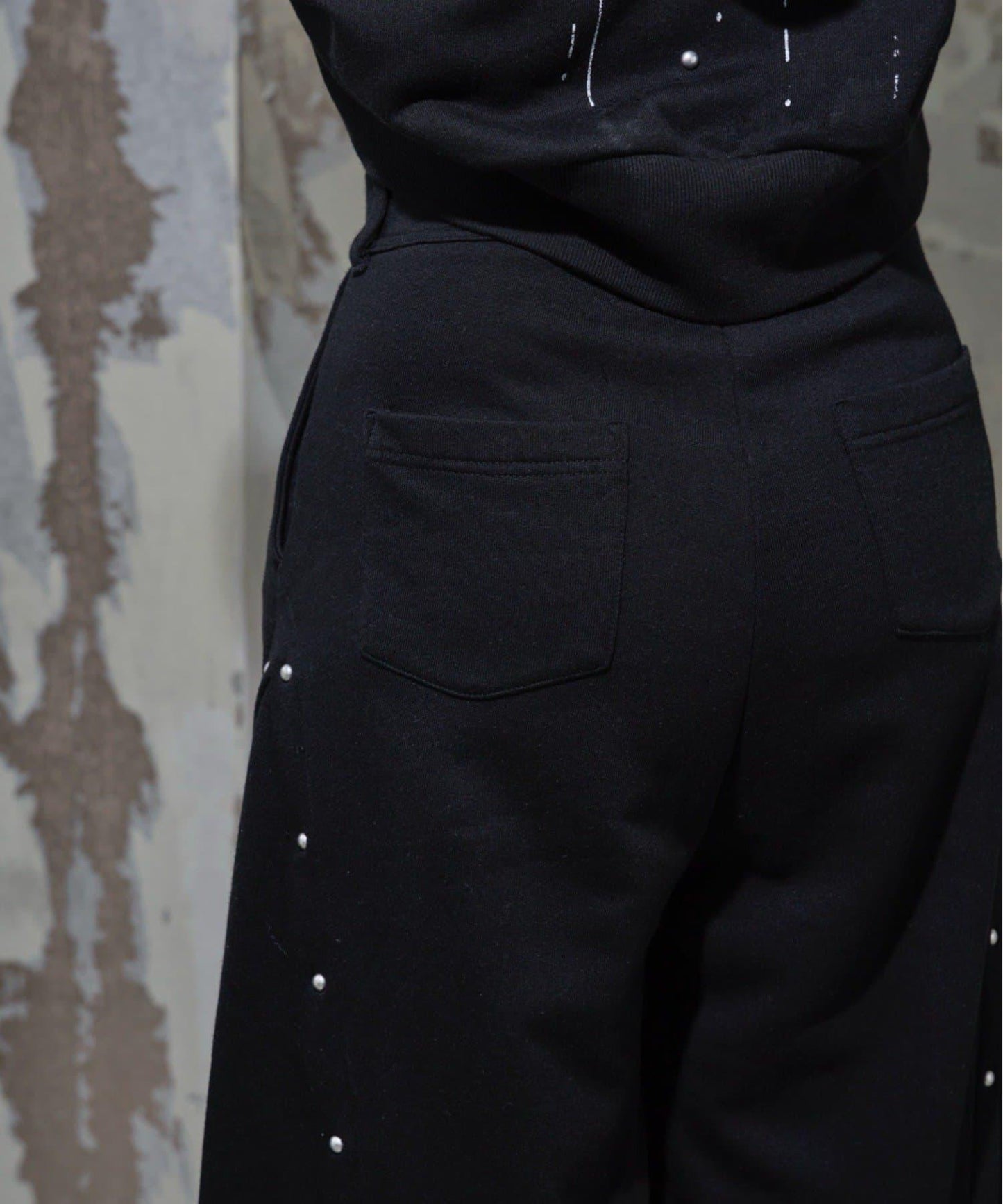 【Mavie..7】【3尺碼可選】鉚釘裝飾弧形衛褲