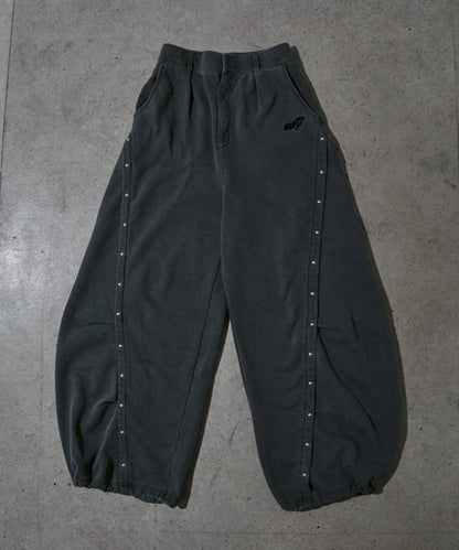 【Mavie..7】【3尺碼可選】鉚釘裝飾弧形衛褲