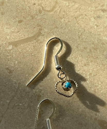 《スターリングシルバー使用》小巧愛心掛鉤耳環