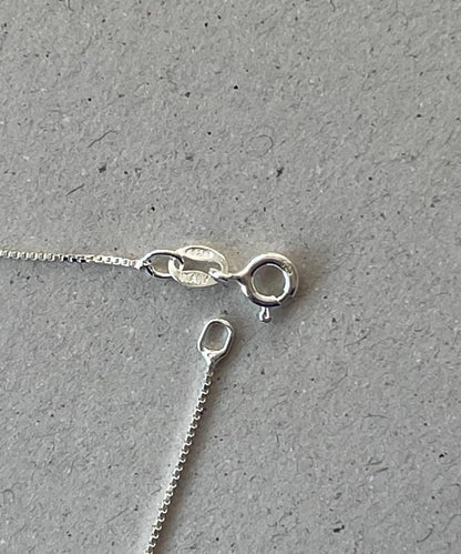 採用《スターリングシルバー》的迷你心形項鍊